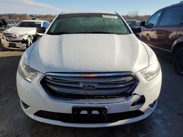 1FAHP2D88KG105556 - 2019 FORD TAURUS SE WHITE photo 5