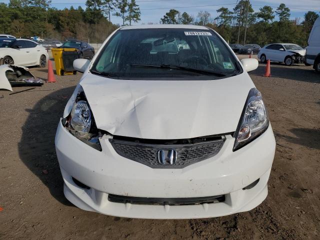 JHMGE88489S054183 - 2009 HONDA FIT SPORT WHITE photo 5