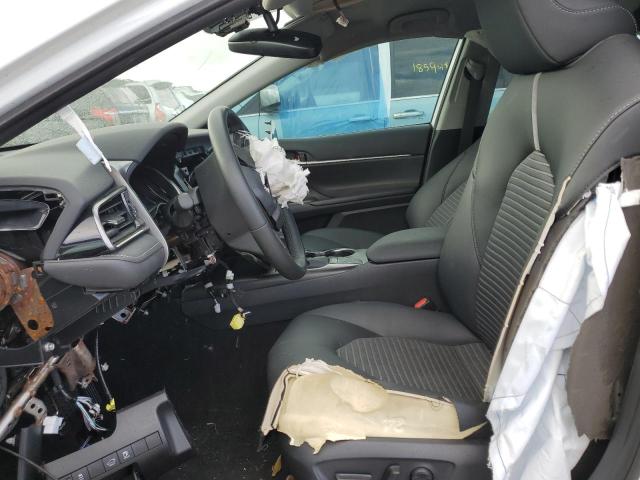 4T1T11AKXRU843513 - 2024 TOYOTA CAMRY SE NIGHT SHADE WHITE photo 7