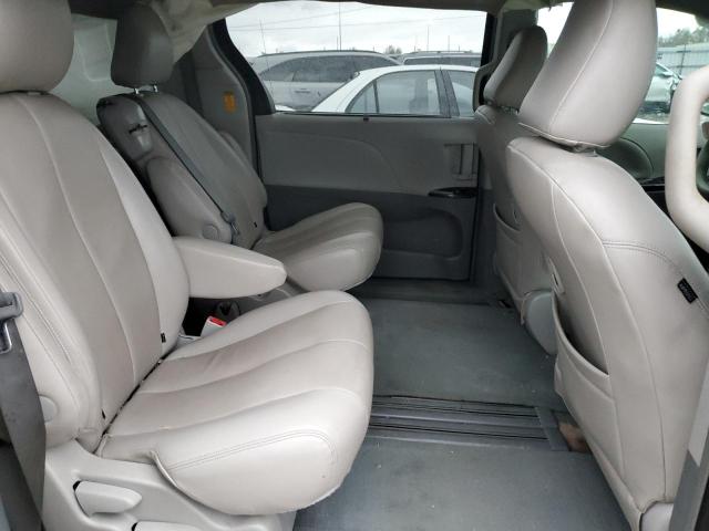 5TDKK3DC8ES490779 - 2014 TOYOTA SIENNA LE GRAY photo 11