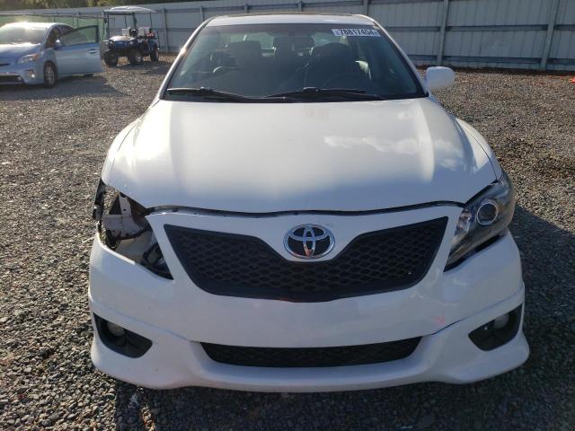 4T1BF3EK2AU528633 - 2010 TOYOTA CAMRY BASE WHITE photo 5