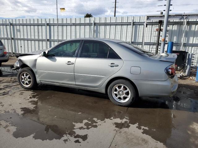 4T1BE32K05U597821 - 2005 TOYOTA CAMRY LE SILVER photo 2