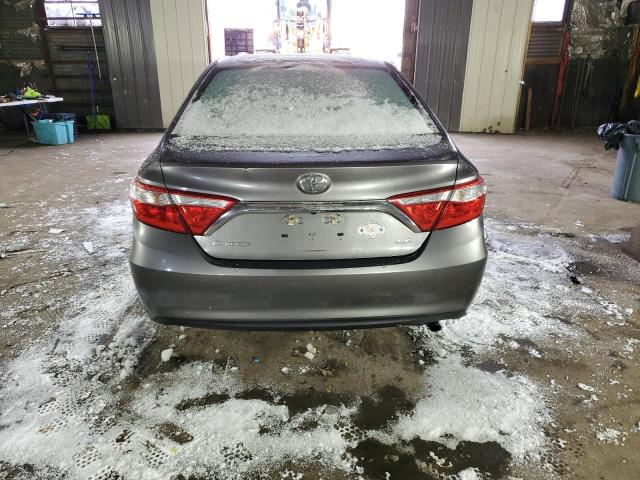 4T1BF1FK6HU790636 - 2017 TOYOTA CAMRY LE GRAY photo 6