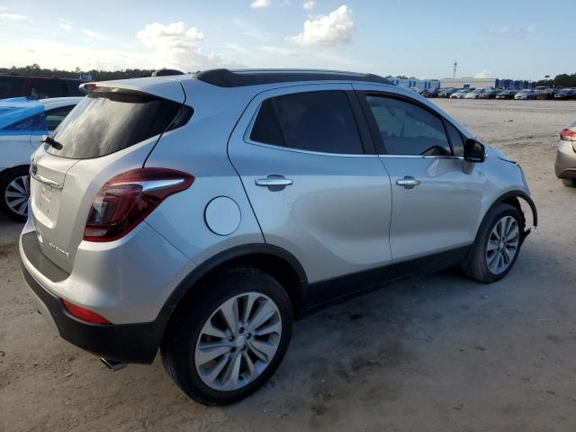 KL4CJASB7JB552626 - 2018 BUICK ENCORE PREFERRED Srebrny zdjęcie 3