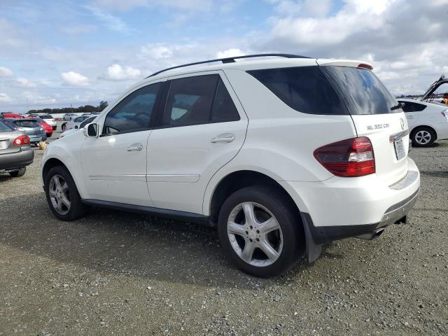 4JGBB22EX8A408238 - 2008 MERCEDES-BENZ ML 320 CDI WHITE photo 2