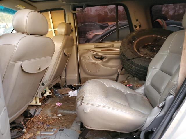 5LMEU27AXYLJ35560 - 2000 LINCOLN NAVIGATOR SILVER photo 10