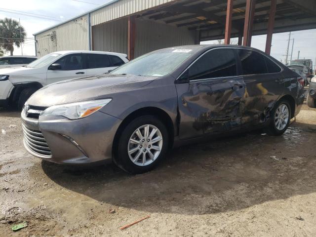 4T1BF1FK5FU065333 - 2015 TOYOTA CAMRY LE GRAY photo 1