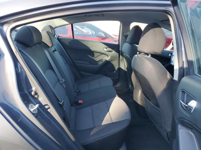 KNAFX4A62G5557695 - 2016 KIA FORTE LX GRAY photo 10