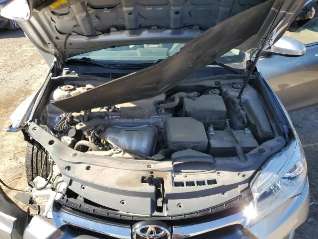 4T4BF1FK7FR477114 - 2015 TOYOTA CAMRY LE SILVER photo 11