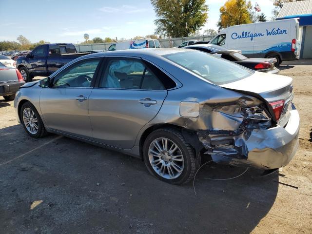 4T4BF1FK7FR477114 - 2015 TOYOTA CAMRY LE SILVER photo 2