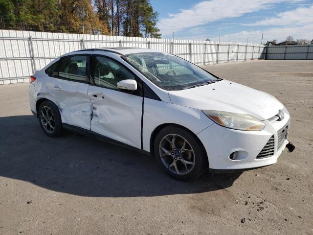 1FADP3F23DL266002 - 2013 FORD FOCUS SE WHITE photo 4