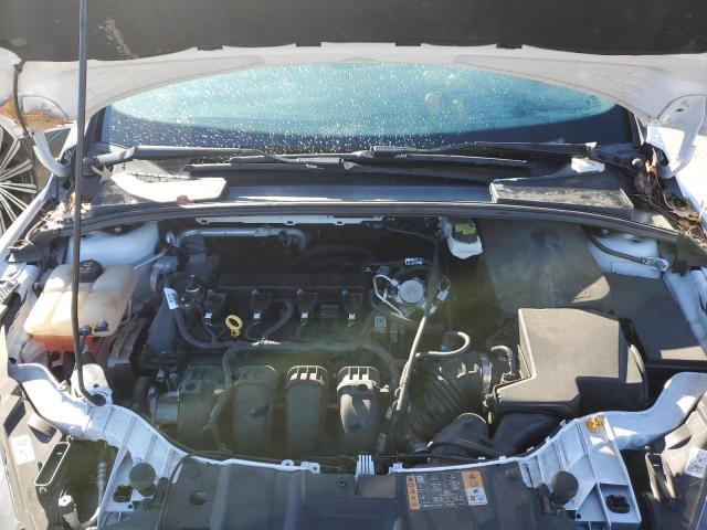 1FADP3F24JL255408 - 2018 FORD FOCUS SE WHITE photo 11