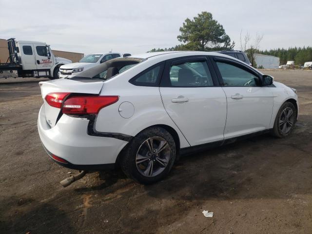 1FADP3F24JL255408 - 2018 FORD FOCUS SE WHITE photo 3