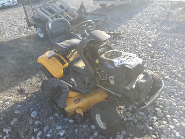 1D010H40036 - 2003 CUB LAWN MOWER YELLOW photo 1