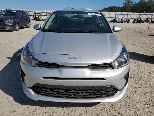 3KPA24AD0NE447594 - 2022 KIA RIO LX SILVER photo 5