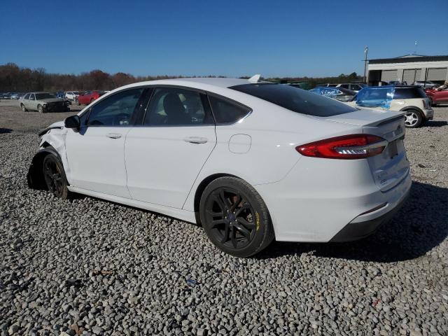 3FA6P0HD2LR259483 - 2020 FORD FUSION SE WHITE photo 2