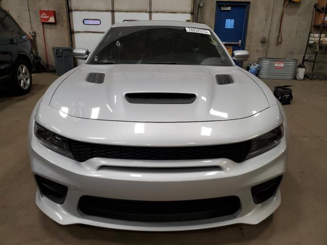 2C3CDXL92NH118787 - 2022 DODGE CHARGER SRT HELLCAT SILVER photo 5