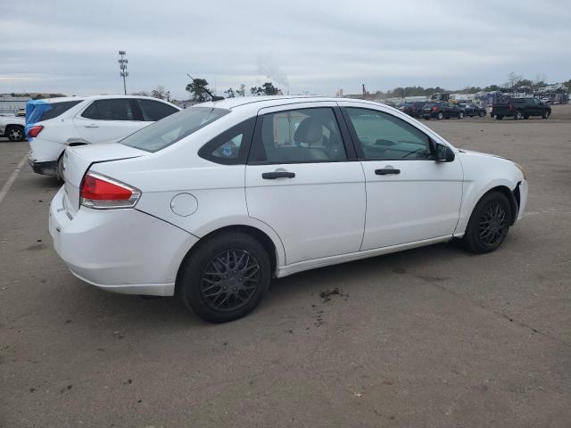 1FAHP34N98W226803 - 2008 FORD FOCUS S/SE WHITE photo 3