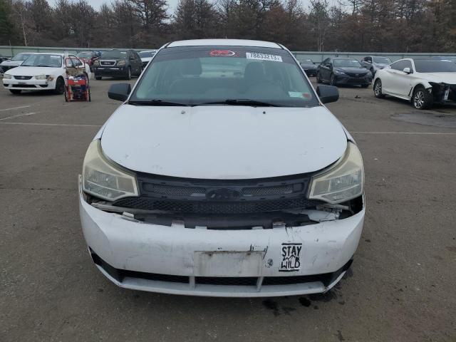 1FAHP34N98W226803 - 2008 FORD FOCUS S/SE WHITE photo 5