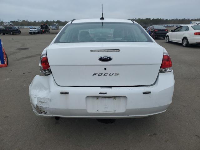 1FAHP34N98W226803 - 2008 FORD FOCUS S/SE WHITE photo 6