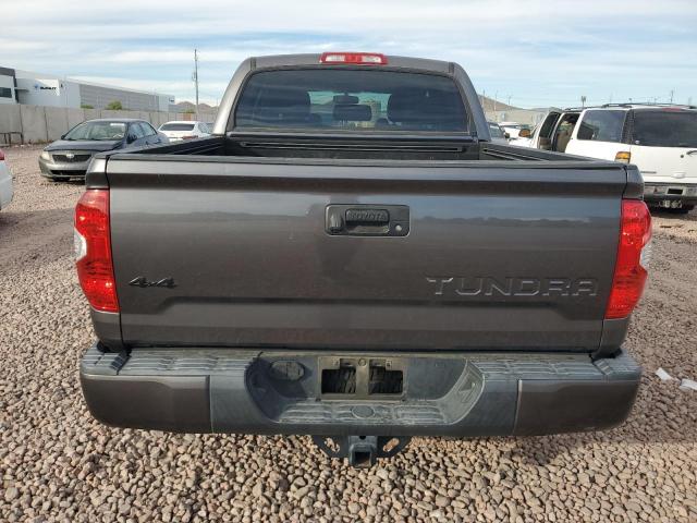 5TFDW5F11GX561354 - 2016 TOYOTA TUNDRA CREWMAX SR5 GRAY photo 6