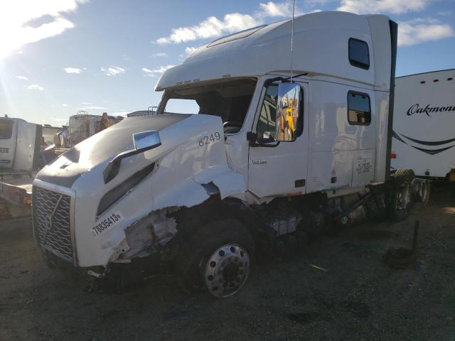 4V4NC9EH6PN339749 - 2023 VOLVO VN VNL WHITE photo 2