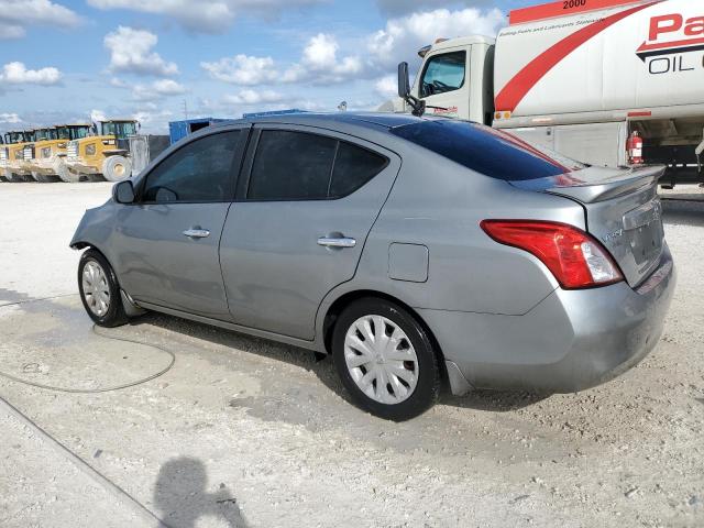 3N1CN7APXEK460319 - 2014 NISSAN VERSA S SILVER photo 2