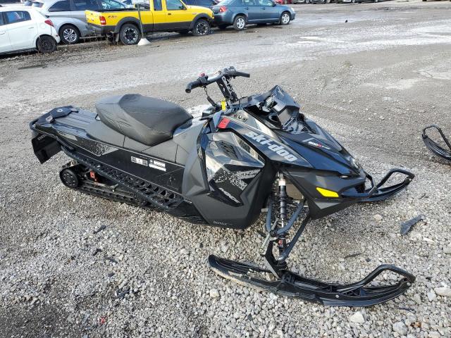 2BPSUTGC5GV000064 - 2016 SKI DOO RENEGADE BLACK photo 1