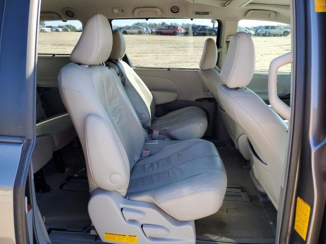 5TDYK3DC6DS404278 - 2013 TOYOTA SIENNA XLE SILVER photo 11