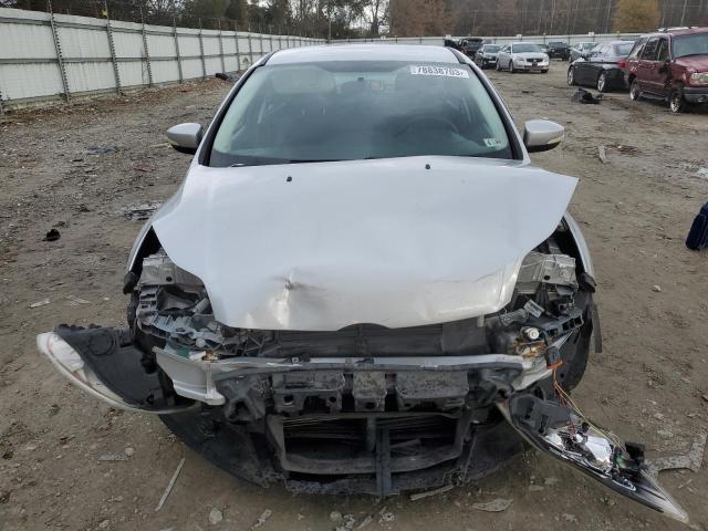 1FADP3F2XDL194585 - 2013 FORD FOCUS SE SILVER photo 5