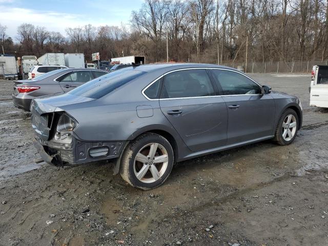 1VWBP7A31DC009300 - 2013 VOLKSWAGEN PASSAT SE GRAY photo 3