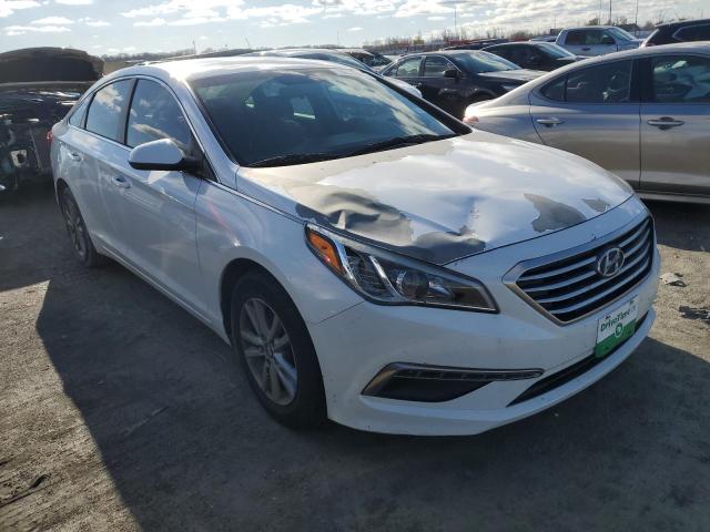 5NPE24AF1FH048337 - 2015 HYUNDAI SONATA SE WHITE photo 4