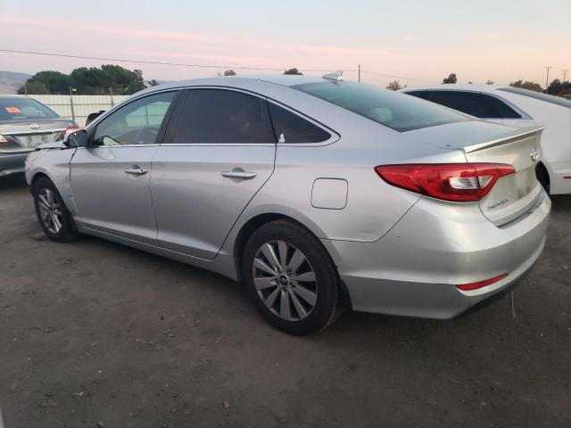 5NPE24AF9FH043838 - 2015 HYUNDAI SONATA SE SILVER photo 2