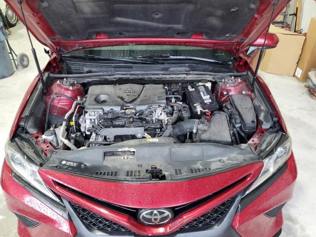 4T1B11HK7JU603356 - 2018 TOYOTA CAMRY L MAROON photo 11