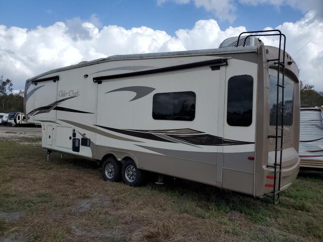 4X4FCRK24GS214387 - 2016 CEDR CREEK WHITE photo 3