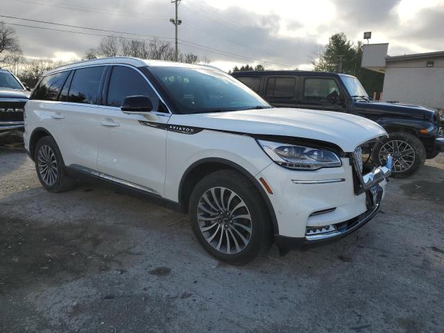 5LM5J7XC3LGL31154 - 2020 LINCOLN AVIATOR RESERVE WHITE photo 4