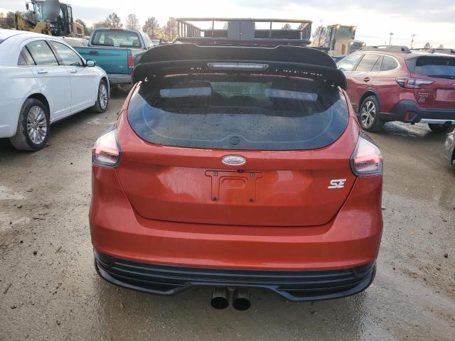 1FADP3K25JL324595 - 2018 FORD FOCUS SE ORANGE photo 6