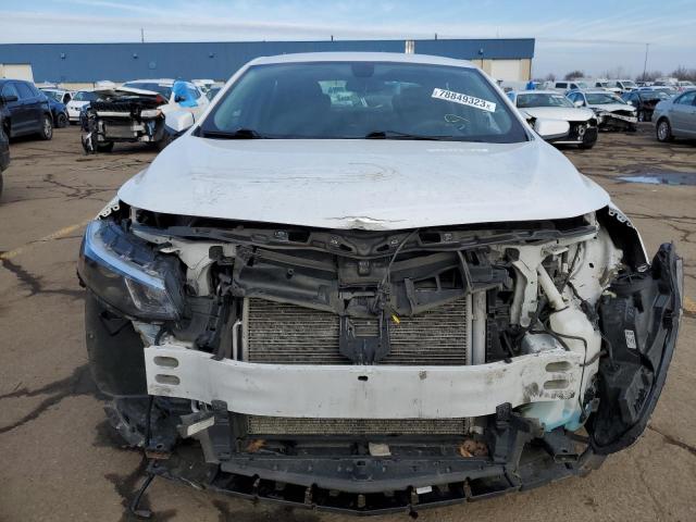 1G1ZD5ST5JF169969 - 2018 CHEVROLET MALIBU LT WHITE photo 5