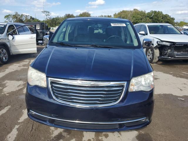 2C4RC1CG5DR560024 - 2013 CHRYSLER TOWN & COU TOURING L BLUE photo 5