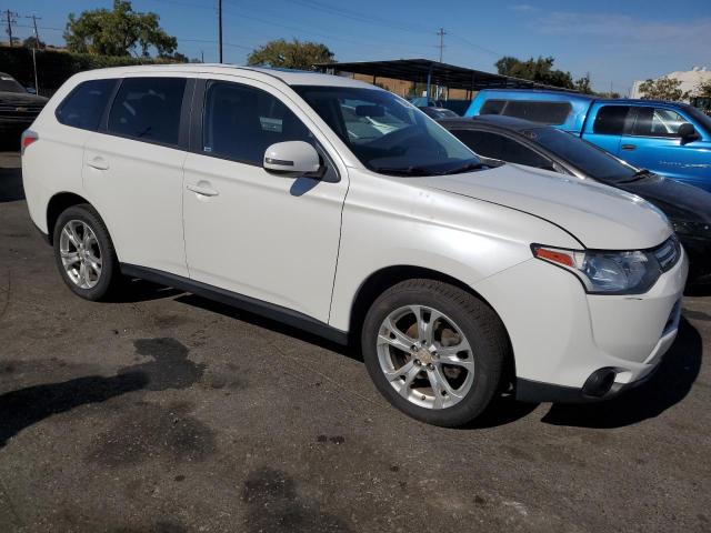 JA4AD3A37EZ019175 - 2014 MITSUBISHI OUTLANDER SE WHITE photo 4