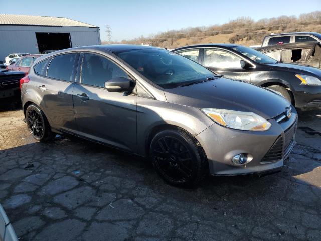 1FADP3K27DL267675 - 2013 FORD FOCUS SE GRAY photo 4
