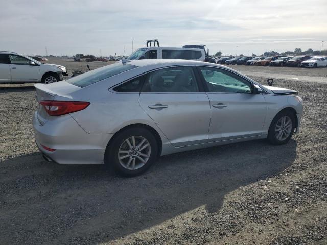 5NPE24AF3HH558241 - 2017 HYUNDAI SONATA SE SILVER photo 3