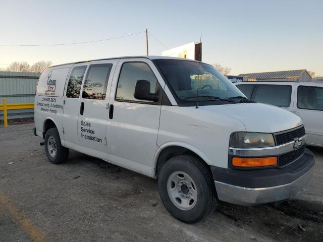 1GCWGFBA0E1123796 - 2014 CHEVROLET EXPRESS G2 WHITE photo 4