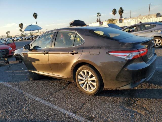 JTNB11HK0J3068280 - 2018 TOYOTA CAMRY L GRAY photo 2