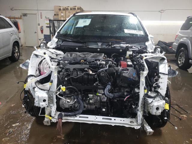 2T3P1RFV4NC289679 - 2022 TOYOTA RAV4 XLE WHITE photo 5