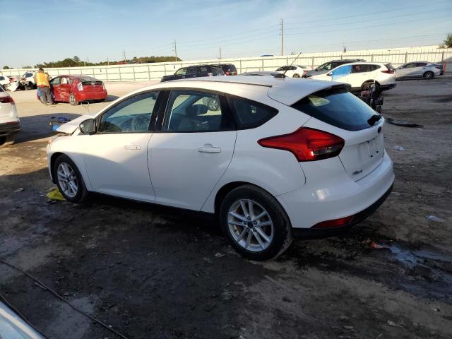 1FADP3K25FL325169 - 2015 FORD FOCUS SE WHITE photo 2