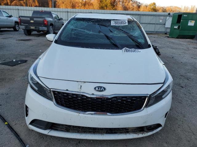 3KPFK4A72HE083408 - 2017 KIA FORTE LX WHITE photo 5