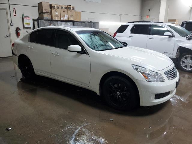 JNKBV61F58M265516 - 2008 INFINITI G35 WHITE photo 4