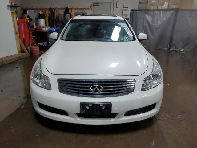 JNKBV61F58M265516 - 2008 INFINITI G35 WHITE photo 5