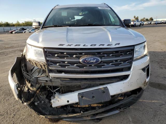 1FM5K8DH4JGC73459 - 2018 FORD EXPLORER XLT SILVER photo 5